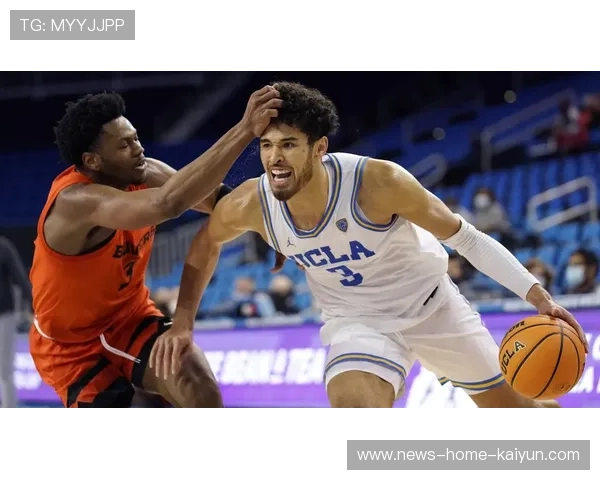 国王右路突击训练，外线配合更顺畅