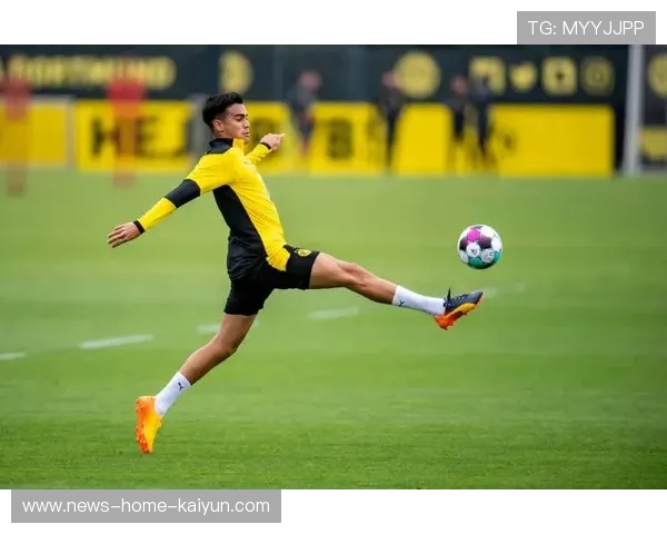 多特蒙德站位变化非常灵活